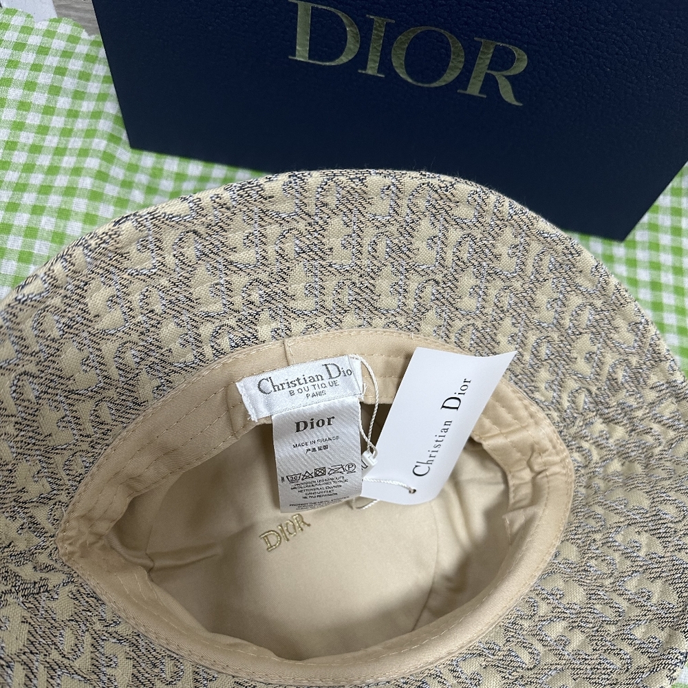 DIOR Bucket Hat - Picture 2 of 6